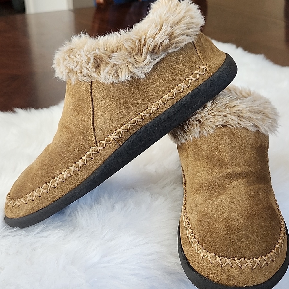 Magellan  Suede Slip-On Slippers Tan, 7